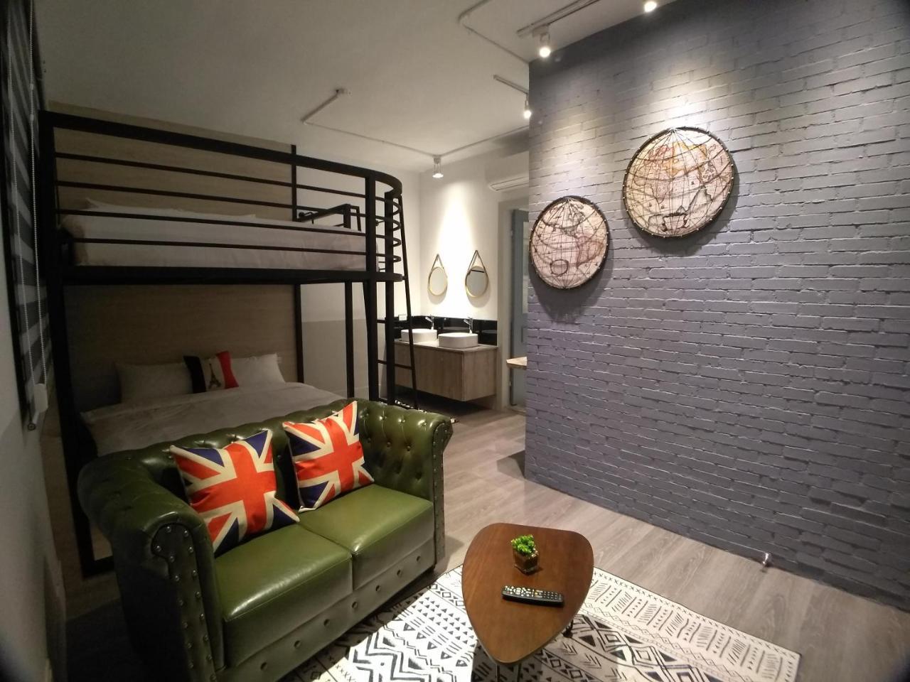愛旅行民宿&近東大門夜市 Hualien Dış mekan fotoğraf